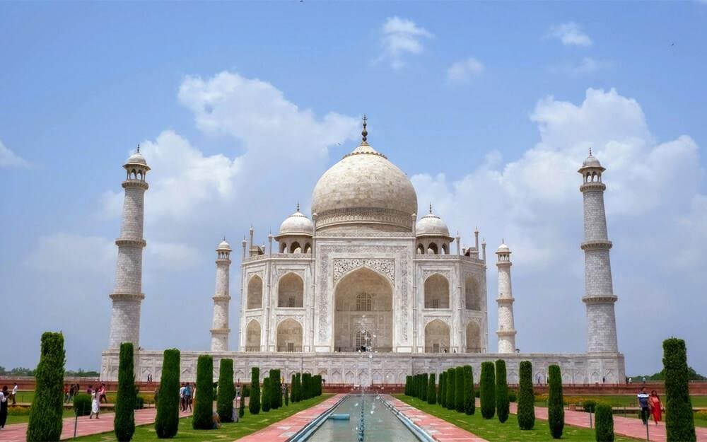  Taj Mahal & Wildlife with Royal Castle Stays
