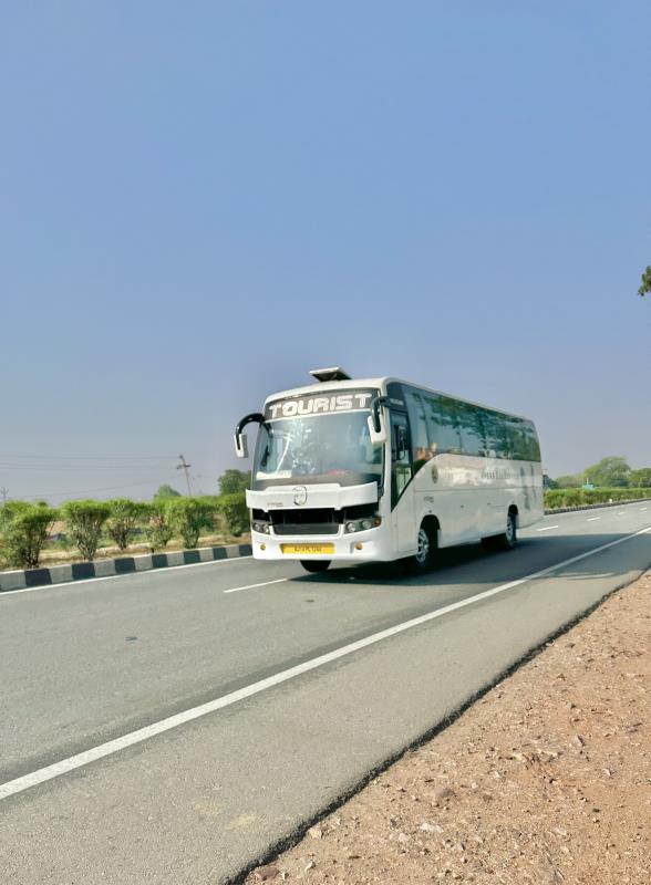 35 seater coach